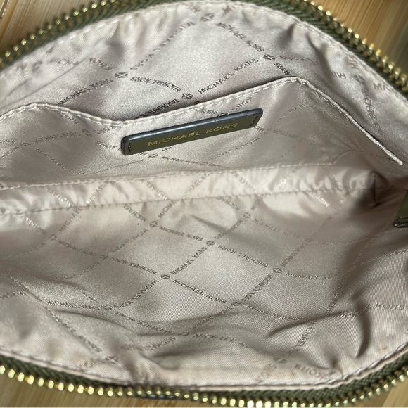 Michael Kors Clutch - Picture 3 of 9